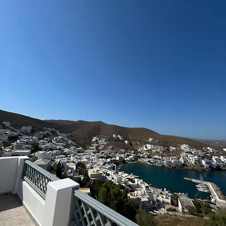 Bouhouri Case de vacanță Pera Gyalos