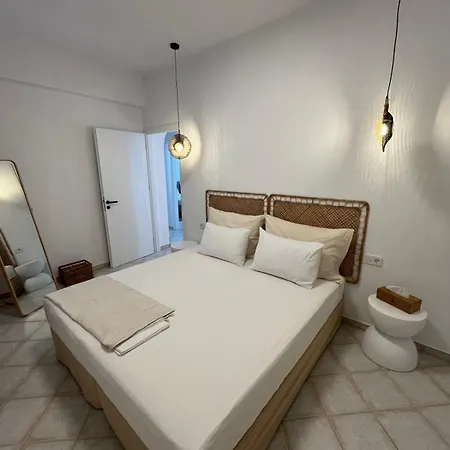 Bouhouri * Pera Gyalos