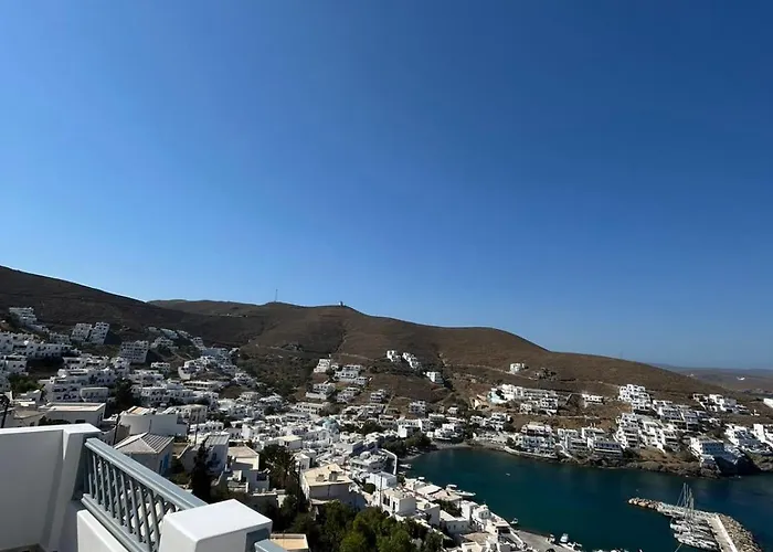 Bouhouri Case de vacanță Pera Gyalos