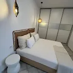 Bouhouri * Pera Gyalos